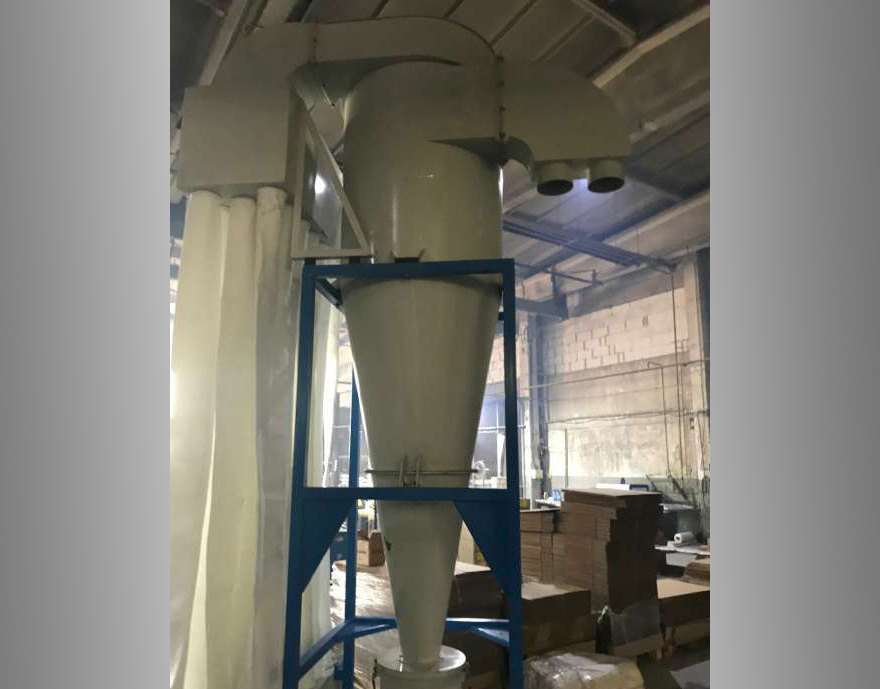 Centrifugal dust collector